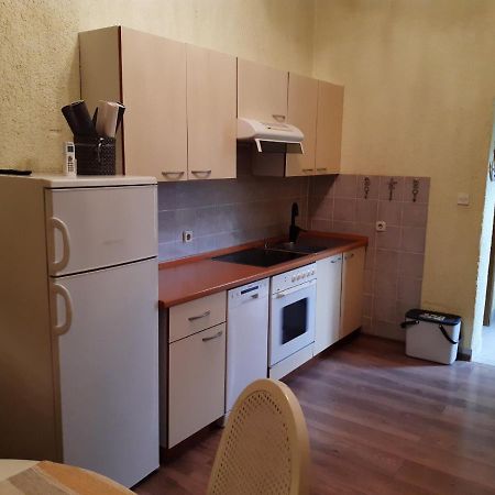 Apartment Margareta By El-Pi Tours Njivice Exterior foto